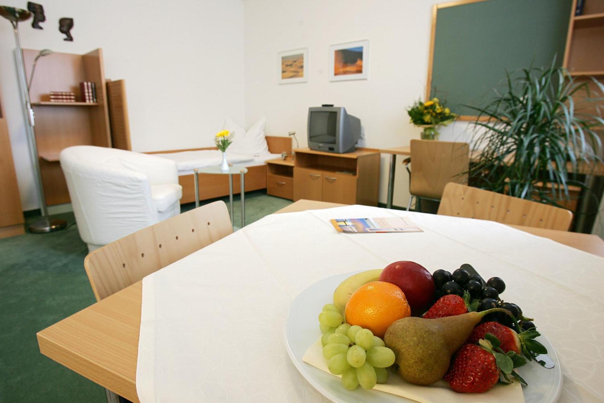 Stadtoase Kolping Hotel Линц Стая снимка