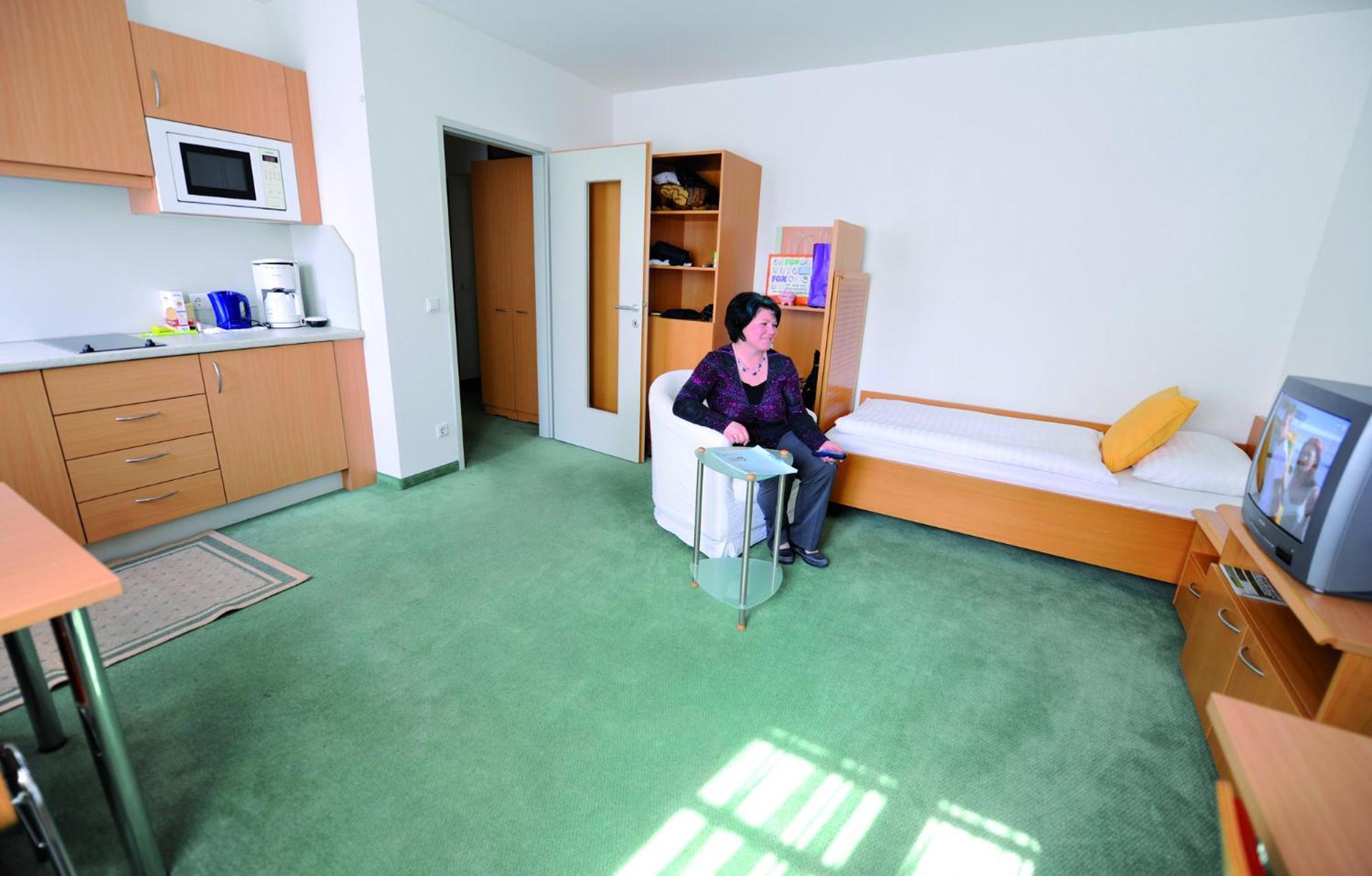 Stadtoase Kolping Hotel Линц Стая снимка